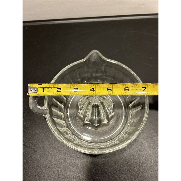 Vintage Heavy Large Clear Glass Hand Juicer Reamer Citrus Orange Lemon Easy Pour - Picture 4 of 10